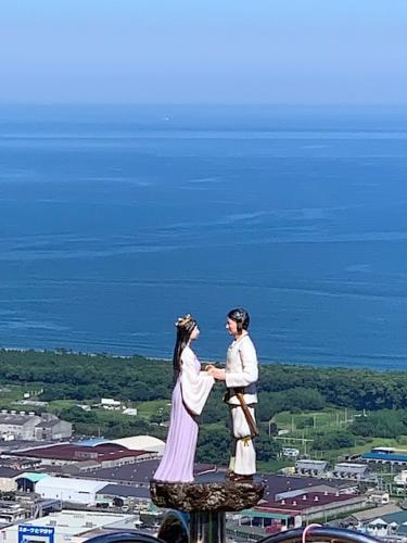 ニニギノミコトとコノハナサクヤヒメ 