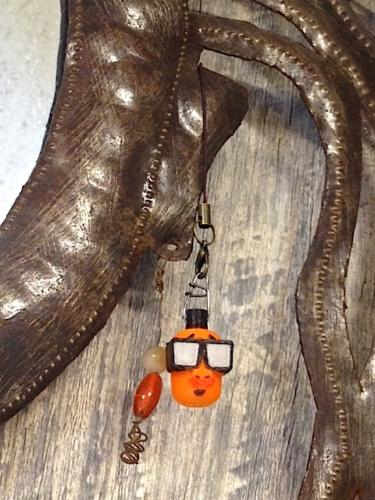 マンゴロー ピアス